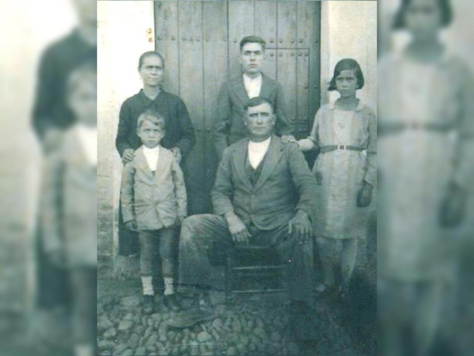 Salvador del Amo y familia